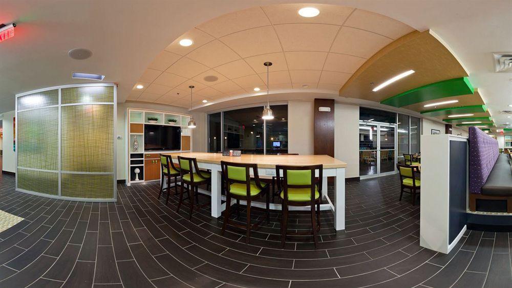 Holiday Inn Clark - Newark By Ihg Екстериор снимка