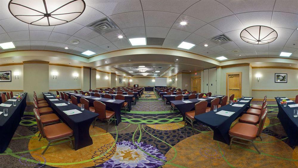 Holiday Inn Clark - Newark By Ihg Екстериор снимка