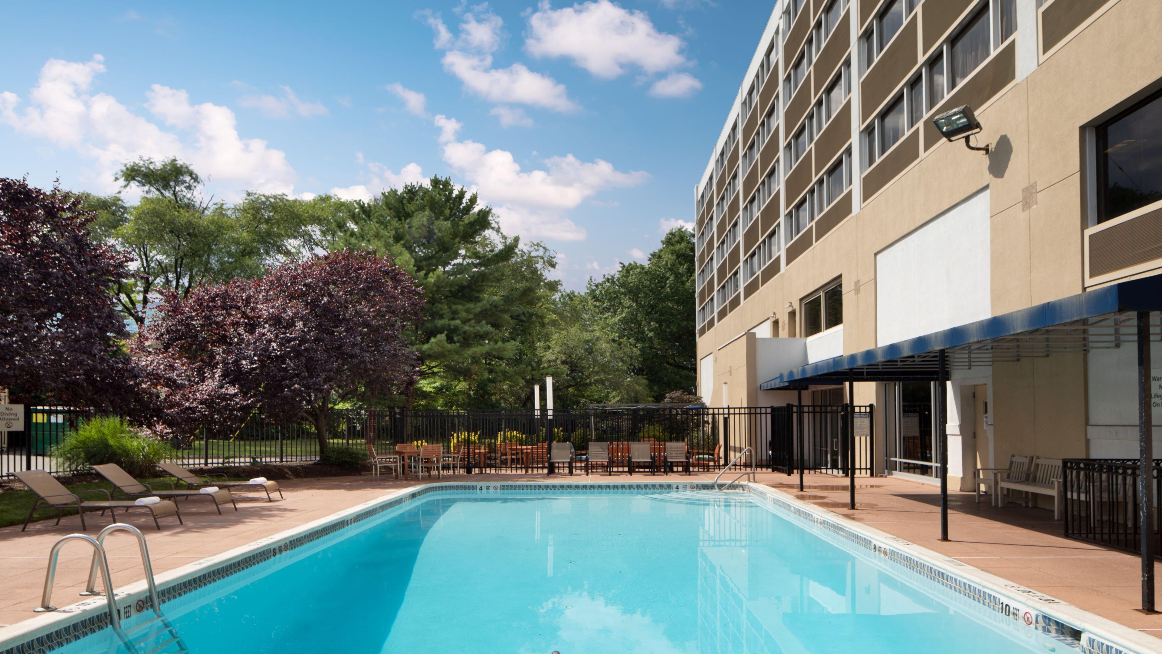 Holiday Inn Clark - Newark By Ihg Екстериор снимка