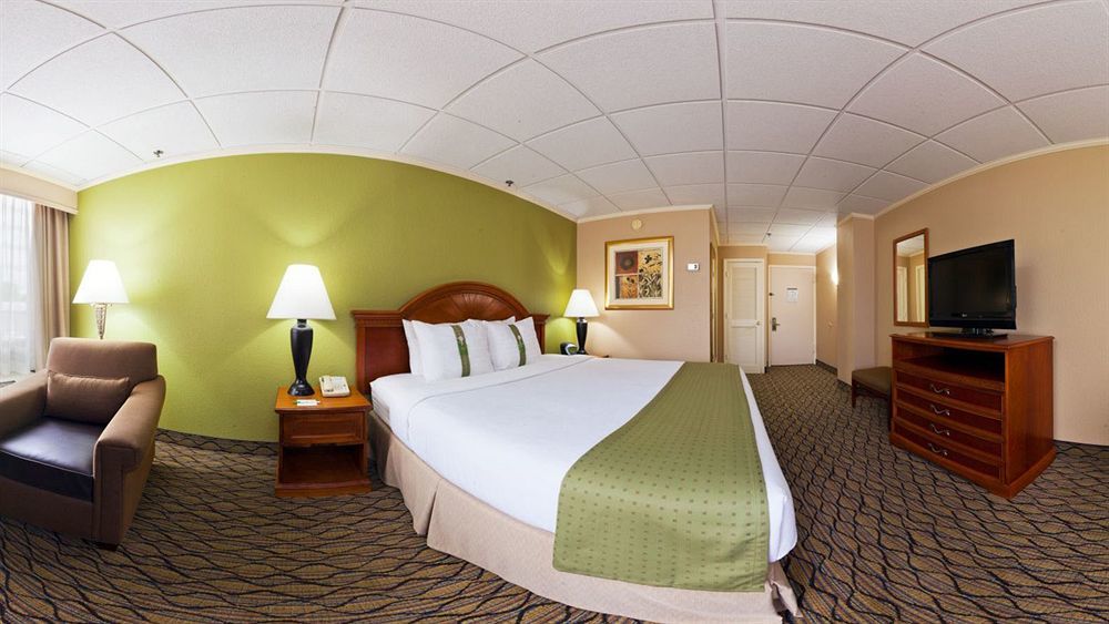 Holiday Inn Clark - Newark By Ihg Екстериор снимка