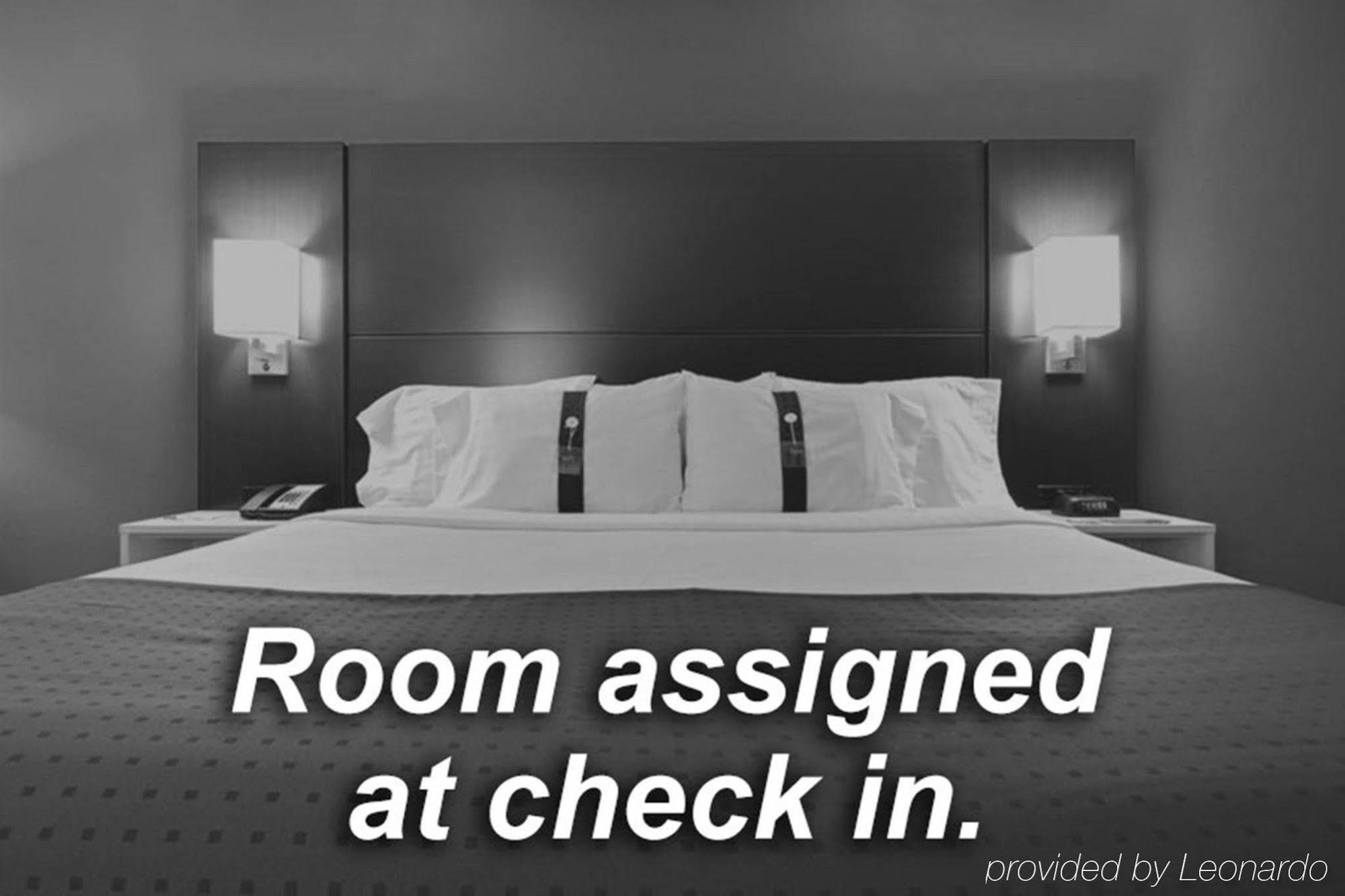 Holiday Inn Clark - Newark By Ihg Екстериор снимка