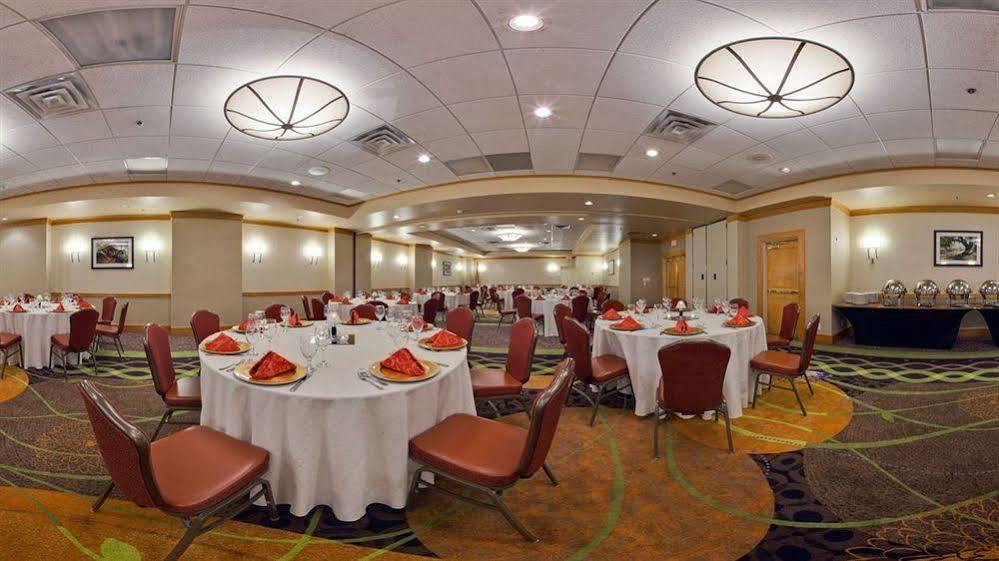 Holiday Inn Clark - Newark By Ihg Екстериор снимка